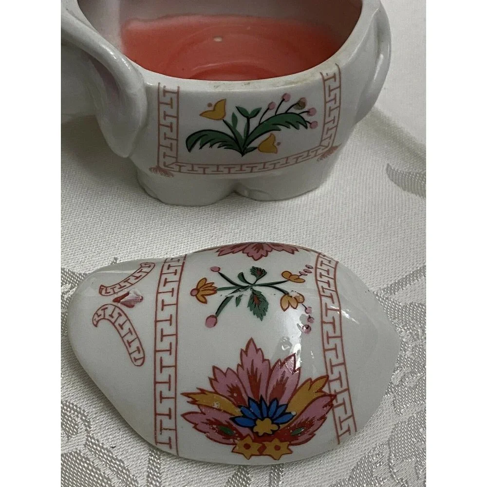 Adorable Prestige MCML XXXI Ceramic elephant‎ removable lid trinket box Candle